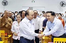 Chủ tịch nước Nguyễn Xuân Phúc tiếp xúc cử tri huyện Hóc Môn 