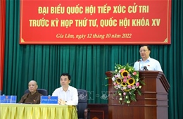 Bí thư Thành ủy Hà Nội Đinh Tiến Dũng tiếp xúc cử tri 