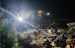 Hỗ trợ gia đình các nạn nhân trong vụ sập nhà do sạt lở bờ sông Thạch Hãn