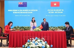 Thủ tướng Phạm Minh Chính và Thủ tướng New Zealand dự Lễ ký kết các văn kiện hợp tác 