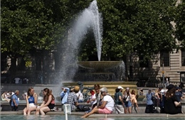 Với nhiều đợt nắng nóng khắc nghiệt, 2022 là năm nóng kỷ lục của Anh 
