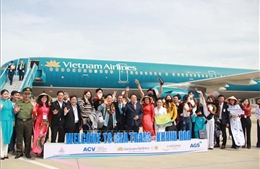 Đón 2 chuyến bay đưa du khách quốc tế đến Khánh Hòa dịp đầu năm
