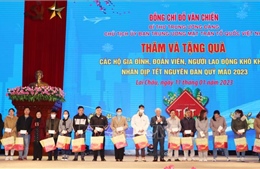 Chủ tịch Ủy ban Trung ương MTTQ Việt Nam thăm, tặng quà tại Lai Châu