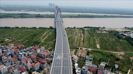 Hà Nội phân luồng giao thông để kiểm định cầu Nhật Tân