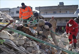 Động đất tại Thổ Nhĩ Kỳ và Syria: Cứu sống hai phụ nữ bị mắc kẹt 122 giờ dưới đống đổ nát