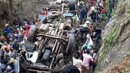 Sri Lanka: Xe buýt lao xuống vực sâu khiến 25 người bị thương 