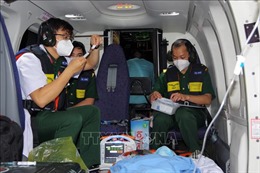 Ngày Thầy thuốc Việt Nam: Những chuyến bay vượt biển cứu người​