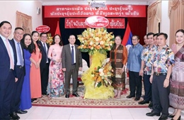 Lãnh đạo TP Hồ Chí Minh chúc mừng Tết cổ truyền Bunpimay của Lào