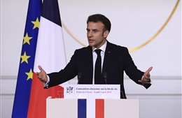 Tổng thống Pháp khẳng định sẵn sàng đối thoại với các nghiệp đoàn