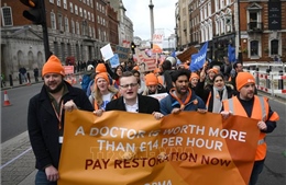 Các nghiệp đoàn y tế Anh chấp nhận đề xuất tăng lương mới