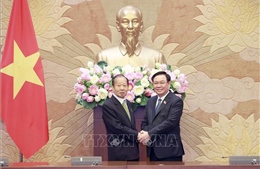 Chủ tịch Quốc hội tiếp Chủ tịch Liên minh Nghị sĩ hữu nghị Nhật Bản - Việt Nam