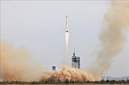 Trung Quốc phóng tàu vũ trụ Thần Châu-16