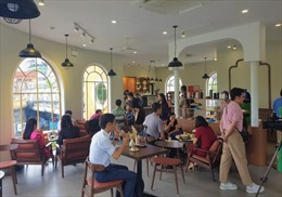 Đường sắt khai thác phòng đợi tàu kiêm điểm dịch vụ cà phê tại ga Long Biên