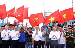 Chủ tịch nước Võ Văn Thưởng thăm và làm việc tại huyện Phú Quý, tỉnh Bình Thuận