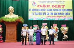 Phóng viên TTXVN giành giải cao nhất tại Giải Báo chí tỉnh Kon Tum