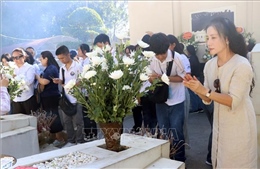 Ngày Thương binh - Liệt sỹ 27/7: Tuổi trẻ kiều bào dâng hương tại Ngã ba Đồng Lộc