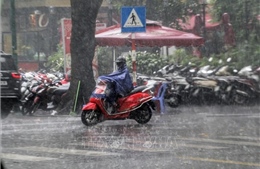 Dự báo trong 3 giờ tới nội thành Hà Nội và các vùng lân cận tiếp tục có mưa