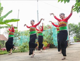 Bảo tồn điệu múa Xòe Thái trên vùng đất biên giới Tây Ninh