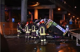Vụ tai nạn xe buýt thảm khốc tại Italy: Nhiều khả năng lái xe gặp vấn đề sức khỏe