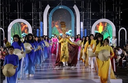 Chương trình biểu diễn nghệ thuật &#39;Đêm hội áo dài Việt Nam 2023&#39;