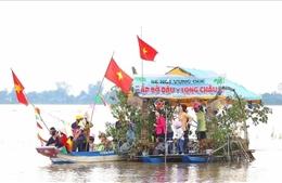 Độc đáo Ngày hội mùa nước nổi ở vùng Tứ giác Long Xuyên