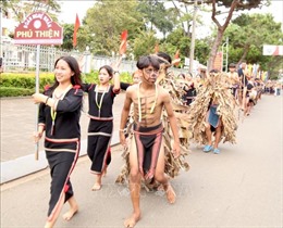 Lễ hội đường phố đậm đà bản sắc dân tộc Tây Nguyên