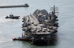 Tàu sân bay USS Carl Vinson của Mỹ cập cảng Hàn Quốc