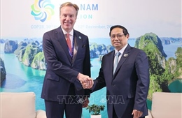 Thủ tướng Chính phủ Phạm Minh Chính tiếp Chủ tịch WEF và Tổng giám đốc HSBC