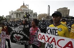 Giáo viên tuần hành khiến hàng trăm trường học tại Mexico đóng cửa