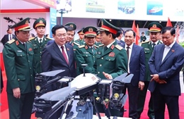Chủ tịch Quốc hội Vương Đình Huệ thăm, làm việc với Tổng cục Công nghiệp Quốc phòng