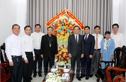 Phó Thủ tướng Trần Lưu Quang thăm và chúc mừng Giáng sinh tại Bình Thuận