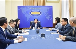 Bộ trưởng Ngoại giao Bùi Thanh Sơn điện đàm với Bộ trưởng Ngoại giao Hàn Quốc Cho Tae Yul