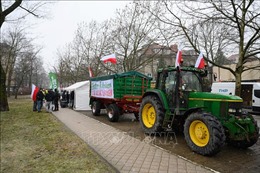 Nông dân Ba Lan phong tỏa các cửa khẩu, phản đối hàng hóa từ Ukraine
