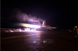 Mỹ và Anh không kích sân bay Hodeidah ở Yemen