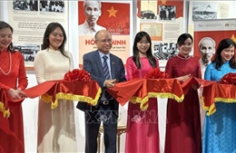 Khai mạc triển lãm &#39;Hồ Chí Minh - Khát vọng độc lập dân tộc&#39; tại Pháp