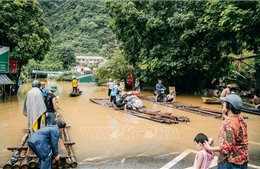 Thị trấn Bảo Lâm ở Cao Bằng bị ngập lụt, nhiều nhà dân phải sơ tán