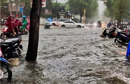 TP Hồ Chí Minh xuất hiện mưa đá do đối lưu trong không khí mạnh