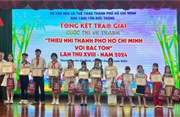 Trao giải thưởng cho thí sinh xuất sắc Cuộc thi vẽ tranh về Chủ tịch Tôn Đức Thắng