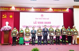 Vinh danh 10 &#39;Công dân tiêu biểu tỉnh Thừa Thiên - Huế&#39; năm 2023