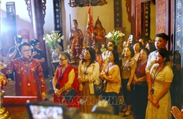 Trải nghiệm tour đêm &#39;Tiếng chuông Trấn Vũ&#39;