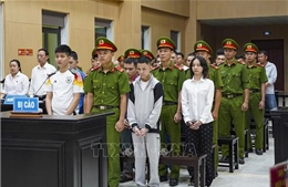 Xét xử 31 bị cáo lừa đảo chiếm đoạt tài sản qua không gian mạng