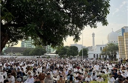 Hàng nghìn tín đồ Hồi giáo ở Indonesia tham gia Lễ cầu nguyện al-Adha