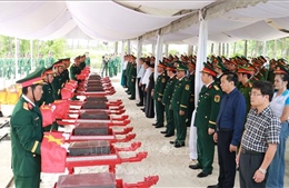 Truy điệu, an táng 12 hài cốt liệt sĩ