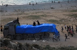 Xung đột Hamas-Israel: Các đoàn xe viện trợ bắt đầu di chuyển vào Gaza