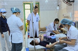 Xác minh vụ việc khoảng 30 công nhân nhập viện, có biểu hiện ngộ độc