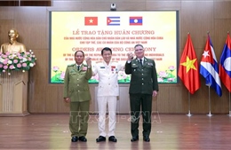 Những phần thưởng cao quý tô thắm mối quan hệ Việt Nam - Lào - Cuba