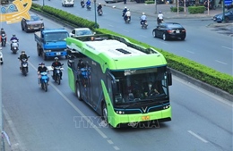 Vận hành tuyến buýt E11 phục vụ người dân tham quan Lăng Bác, Hồ Gươm