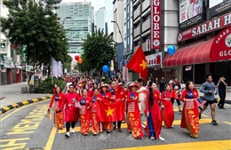 Nghệ thuật và áo dài truyền thống gắn kết quan hệ hữu nghị Việt Nam - Malaysia