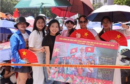 Người dân Hà Nội chờ đón tổng hợp luyện diễu binh, diễu hành A80 lần thứ 2