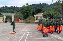 Ứng phó với bão số 5: Bộ đội Biên phòng Quảng Trị bám địa bàn, tăng cường giúp dân